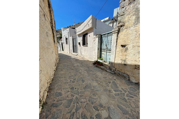 Realty photo 1