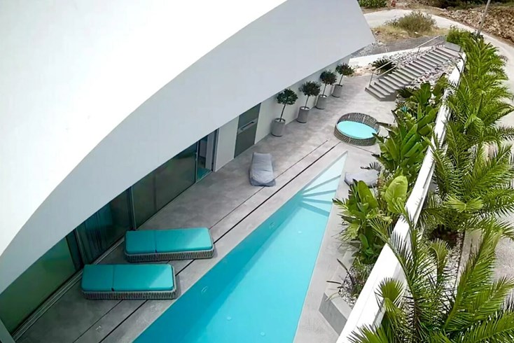 Realty photo 3
