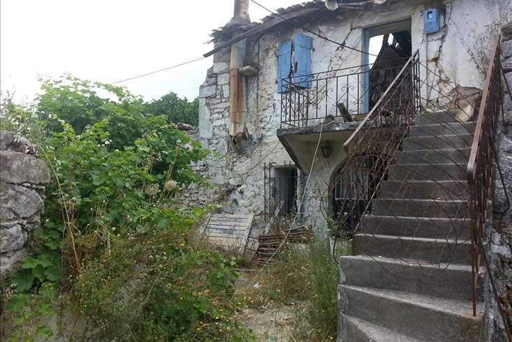 Realty photo 2