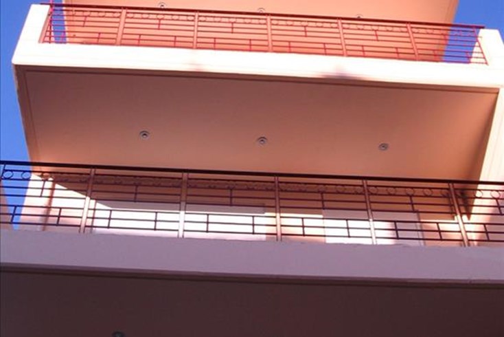 Realty photo 1
