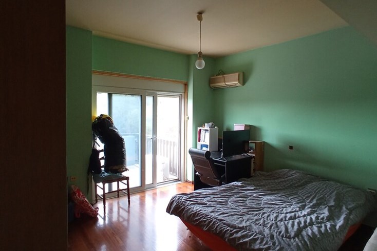Realty photo 3