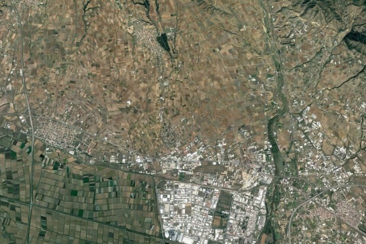 Realty photo 1