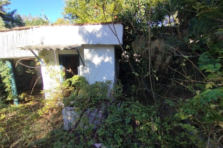 Realty photo 2