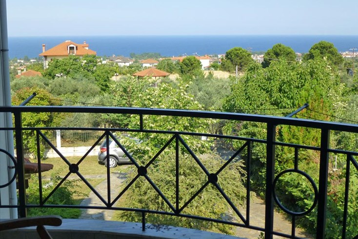 Realty photo 1