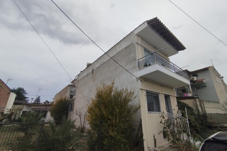 Realty photo 1