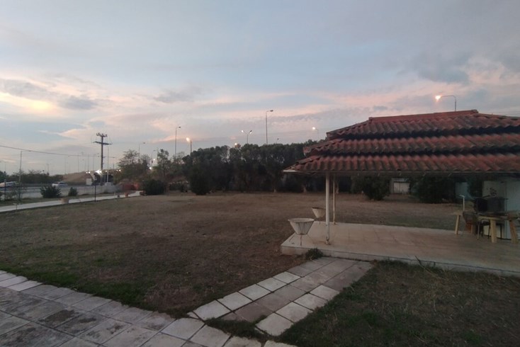 Realty photo 2