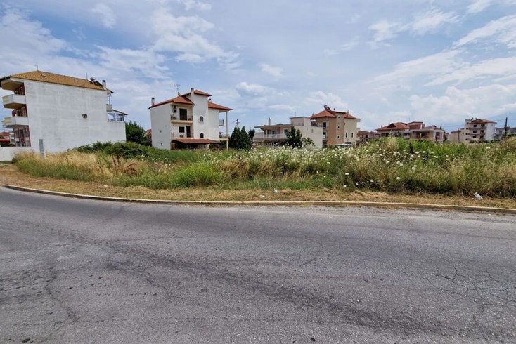 Realty photo 1