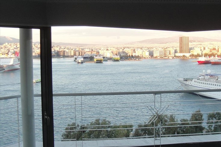 Realty photo 2