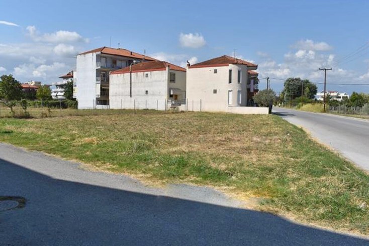 Realty photo 1