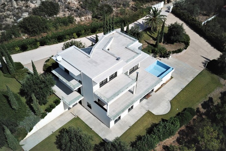 Realty photo 1