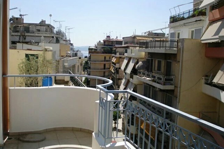 Realty photo 1