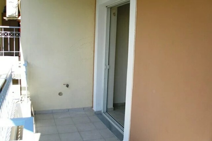 Realty photo 2