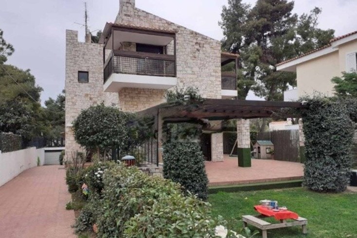 Realty photo 1