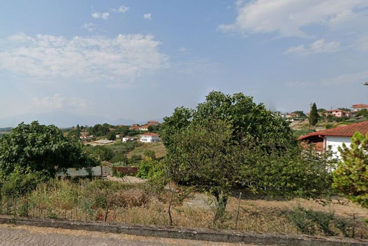 Realty photo 2