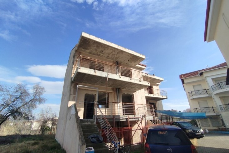 Realty photo 1