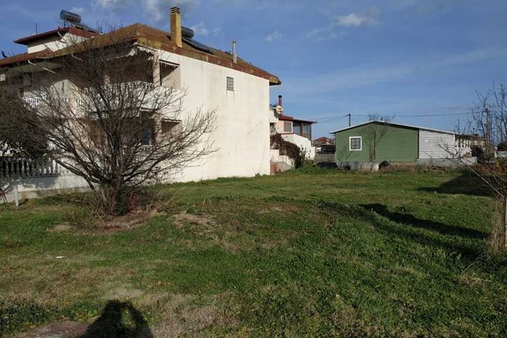 Realty photo 2