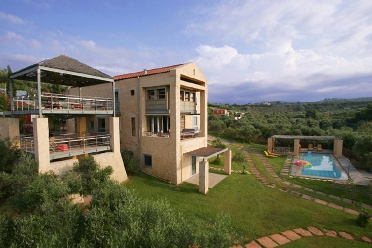 Realty photo 3