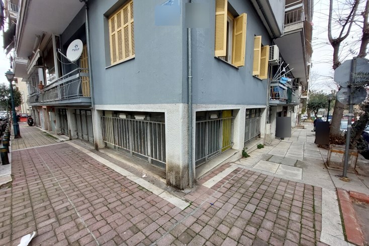 Realty photo 1