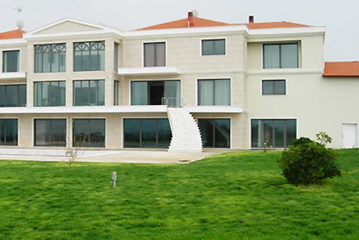 Realty photo 2