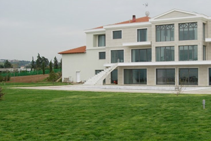 Realty photo 3