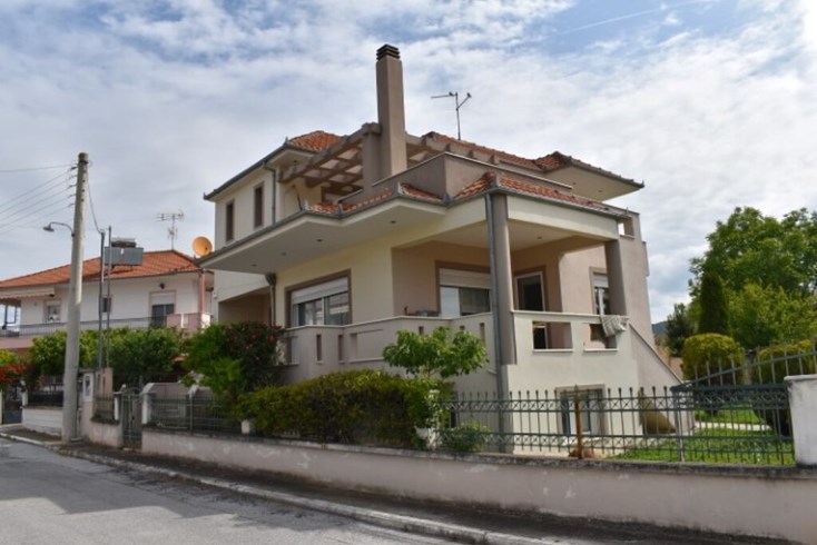 Realty photo 1
