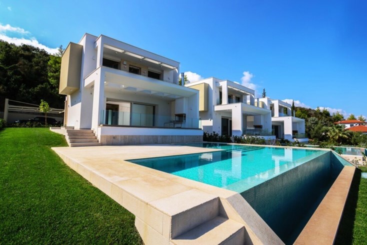 Realty photo 1