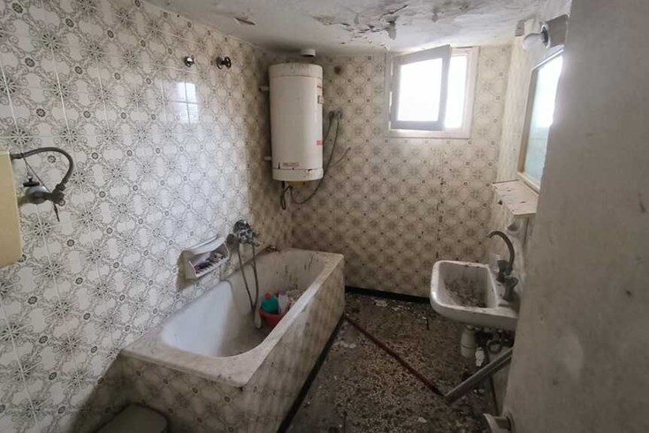 Realty photo 1