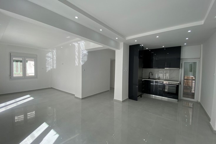 Realty photo 1