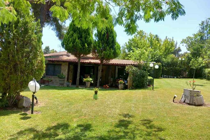 Realty photo 2