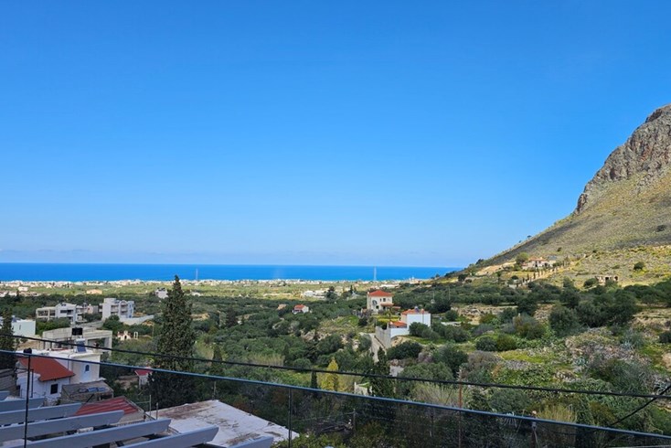 Realty photo 2