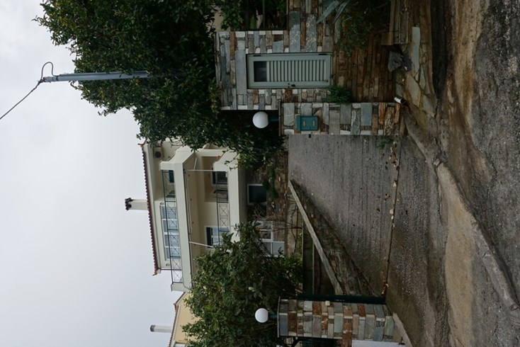 Realty photo 1