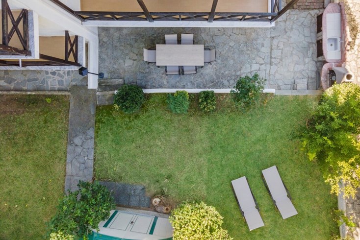 Realty photo 3