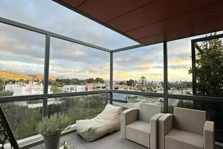 Realty photo 1