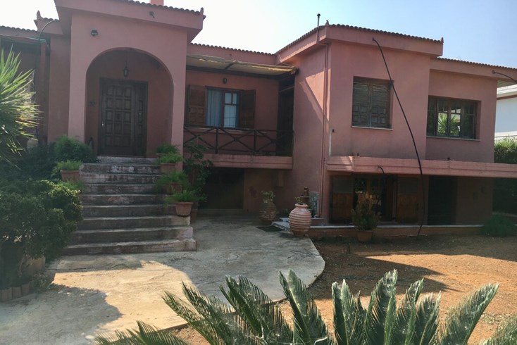 Realty photo 2