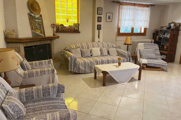 Realty photo 3