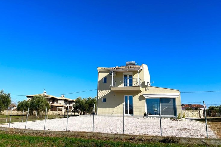 Realty photo 3