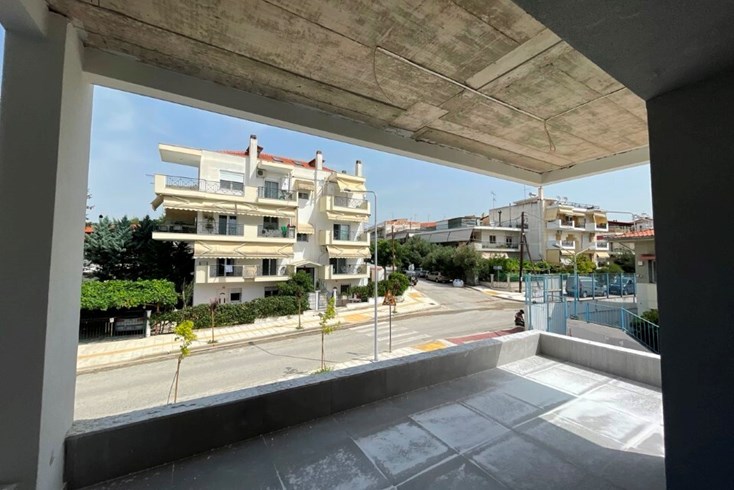 Realty photo 1