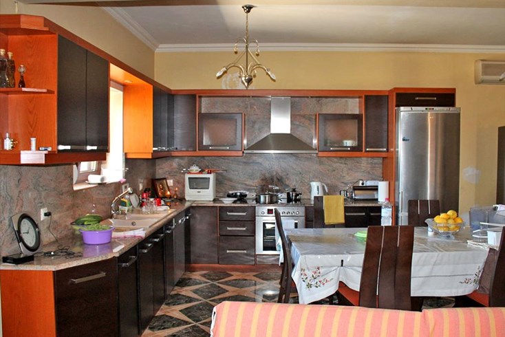 Realty photo 2