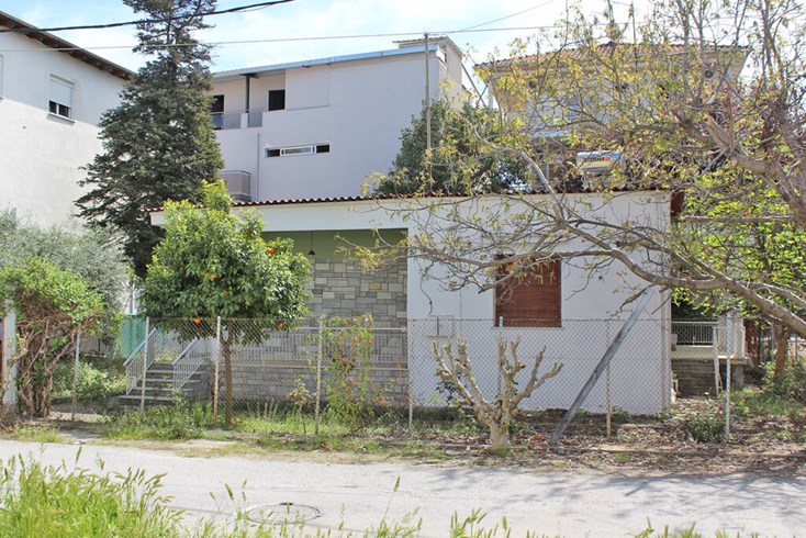 Realty photo 1