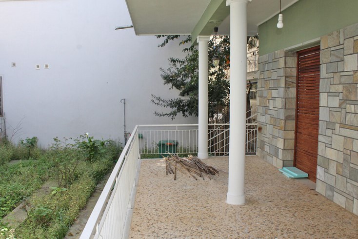 Realty photo 3