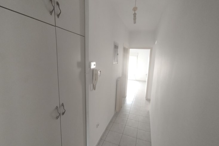 Realty photo 1