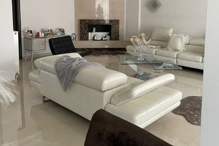 Realty photo 2
