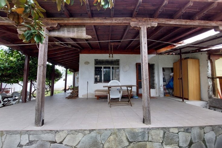 Realty photo 2