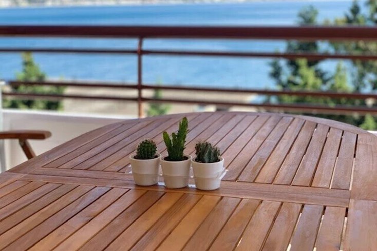 Realty photo 2