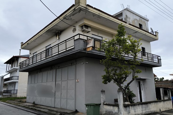 Realty photo 1