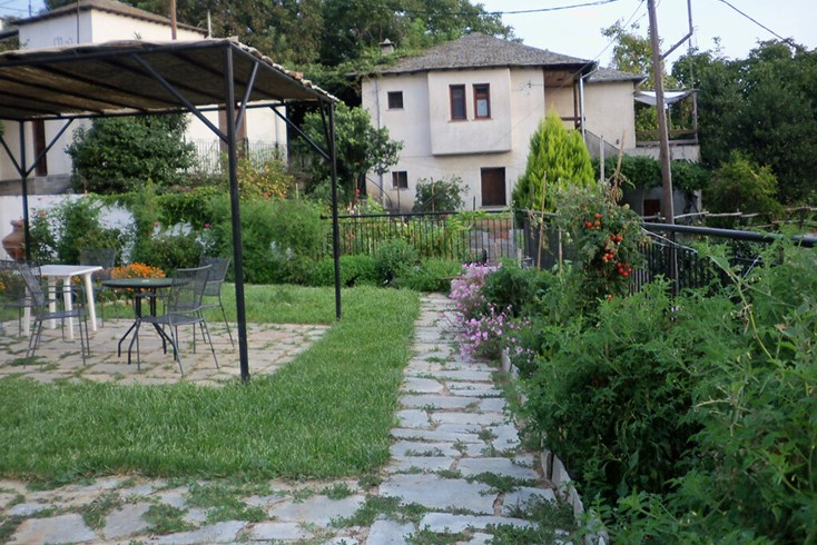 Realty photo 3