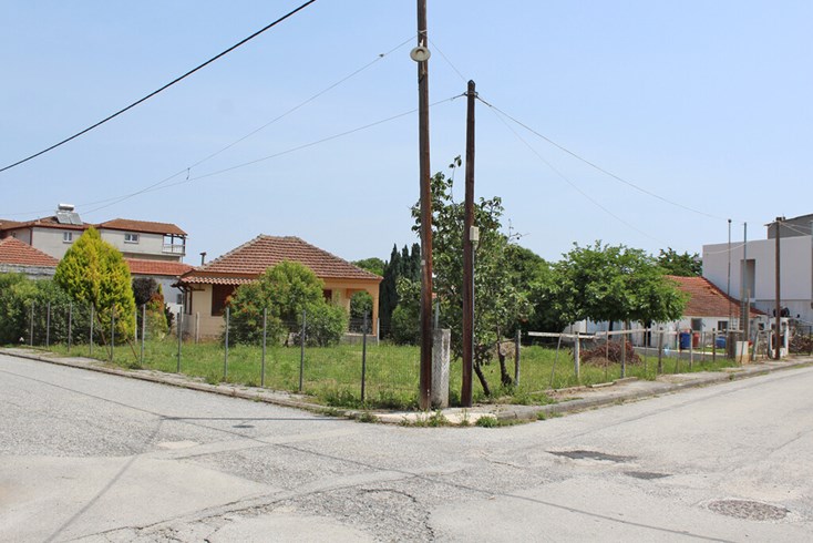 Realty photo 1