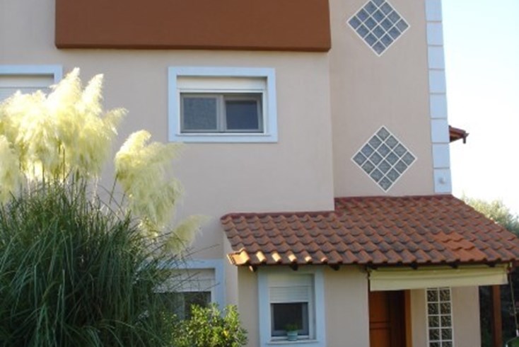 Realty photo 3