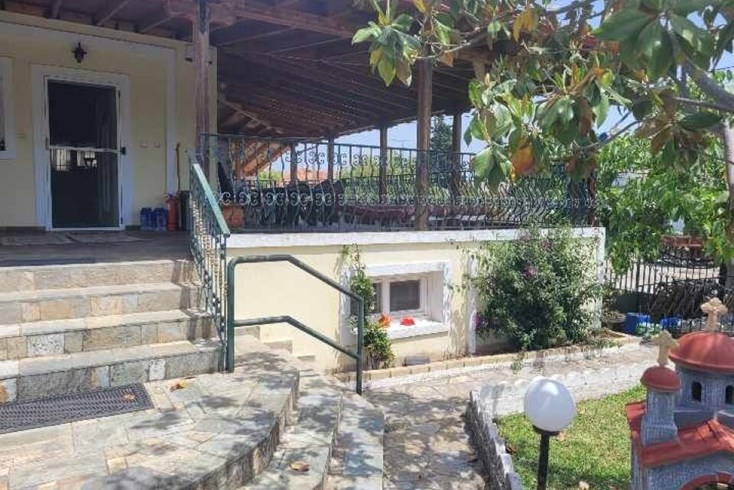 Realty photo 2