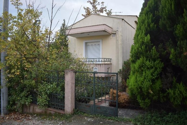 Realty photo 1